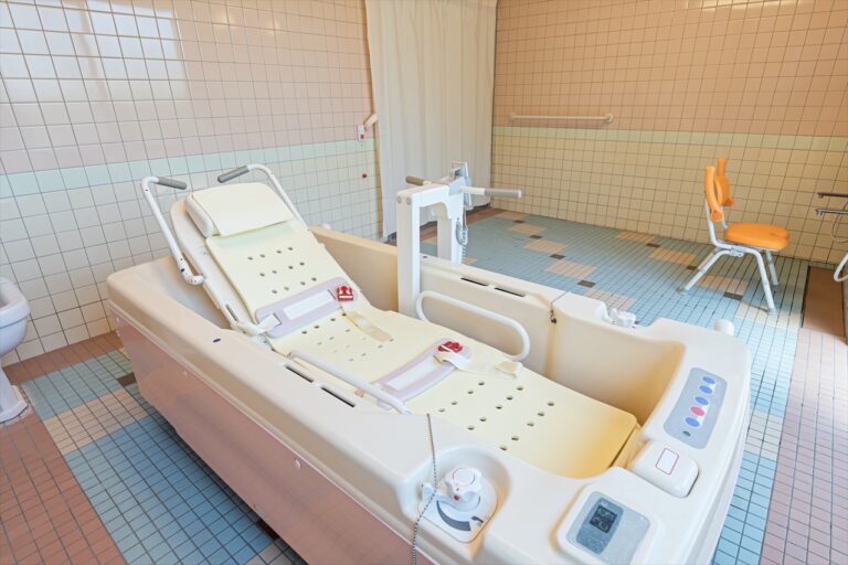 機械浴とは?対象者から種類や選び方を解説 – 入浴の常識を変えるナノミストバス 株式会社EINS